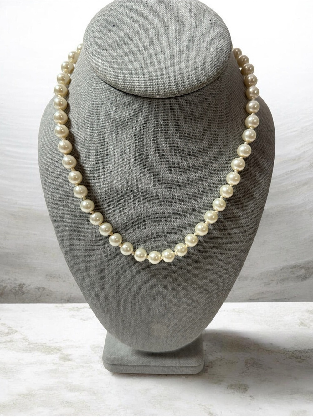 Minicci Ivory Pearl Bead Necklace